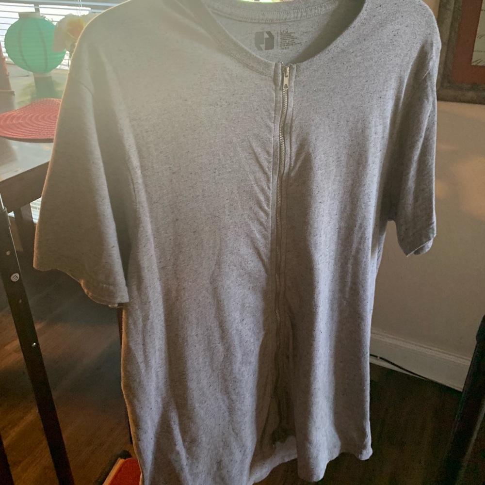Tee shirt